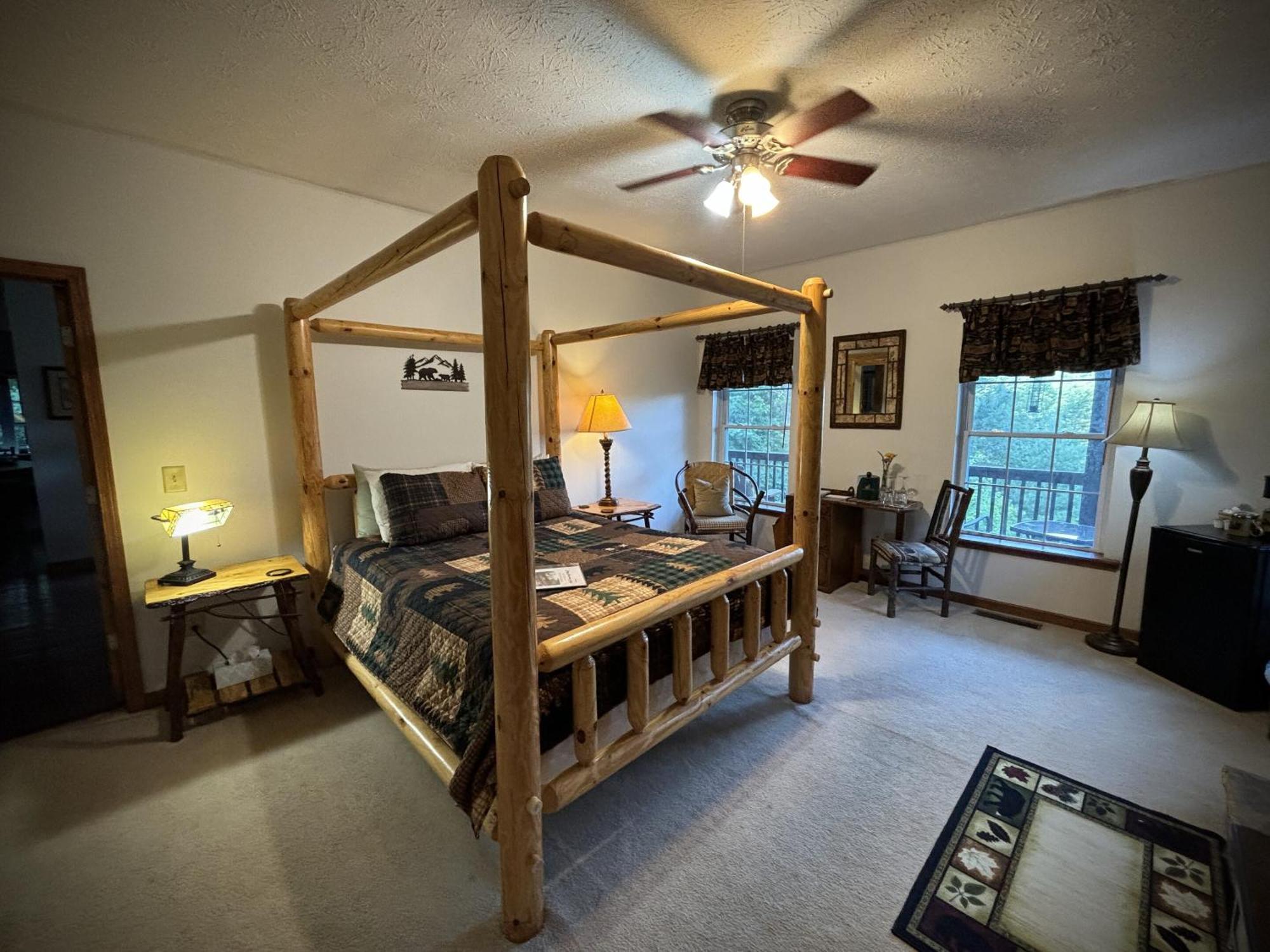 Long Mountain Lodge Bed & Breakfast Dahlonega Exterior photo