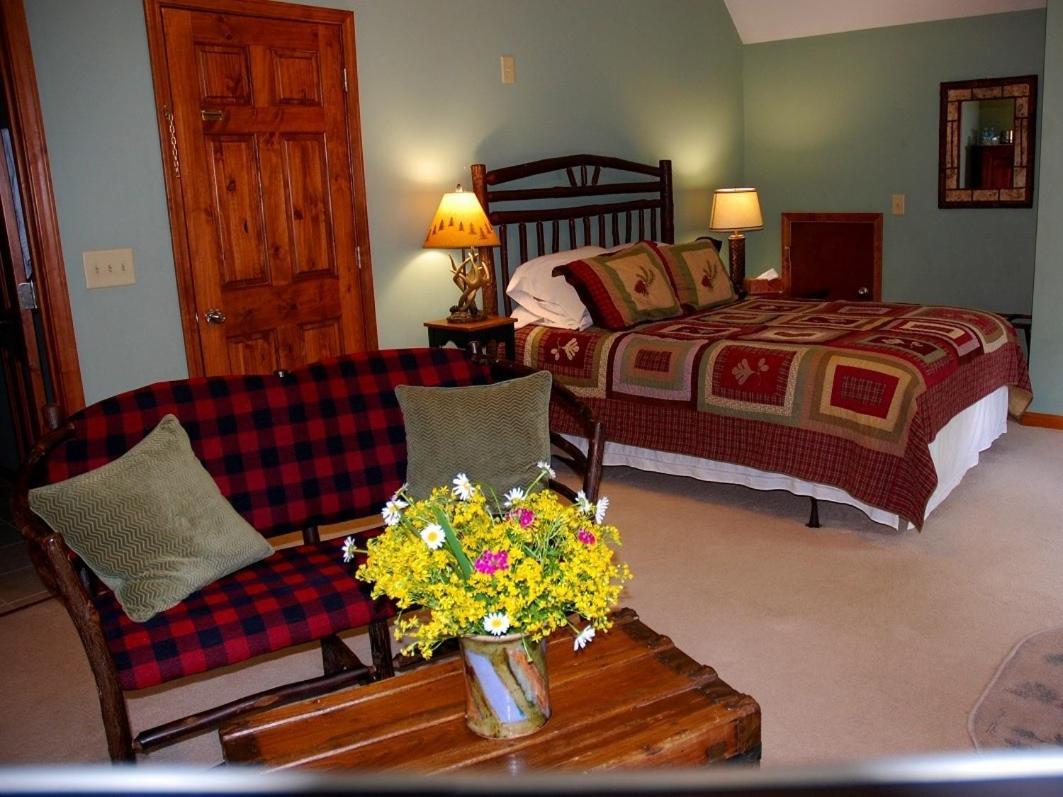 Long Mountain Lodge Bed & Breakfast Dahlonega Room photo