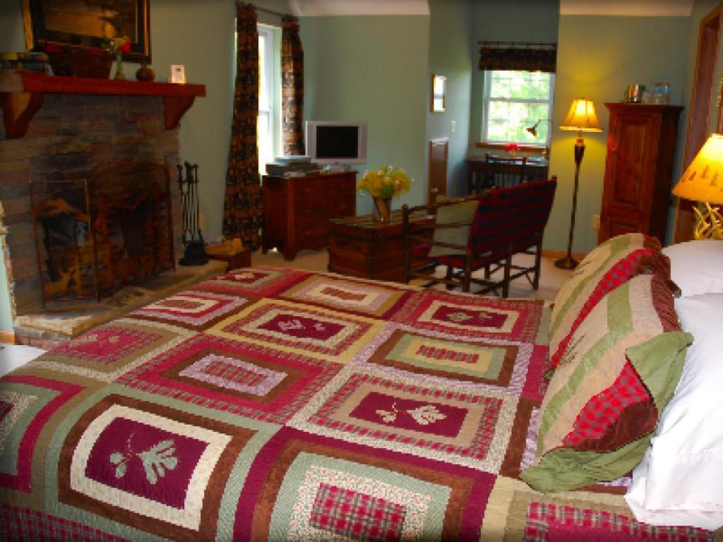 Long Mountain Lodge Bed & Breakfast Dahlonega Room photo