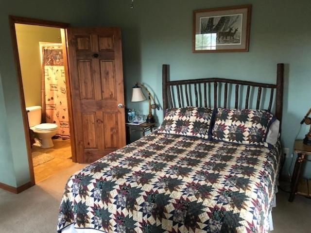 Long Mountain Lodge Bed & Breakfast Dahlonega Room photo