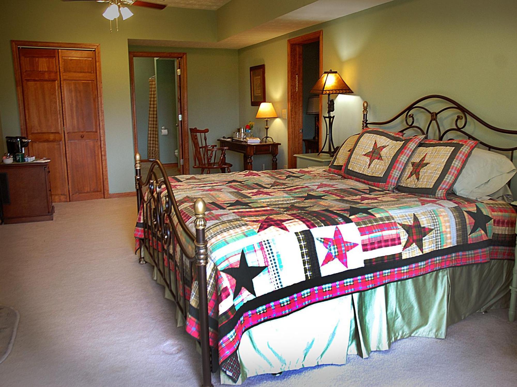 Long Mountain Lodge Bed & Breakfast Dahlonega Room photo