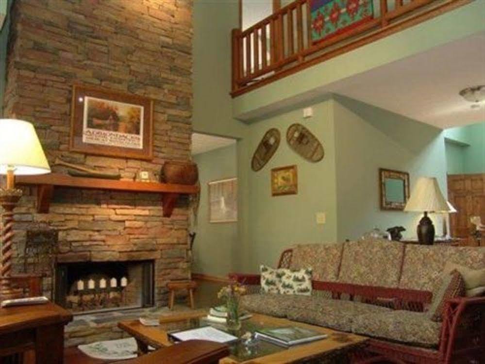 Long Mountain Lodge Bed & Breakfast Dahlonega Exterior photo